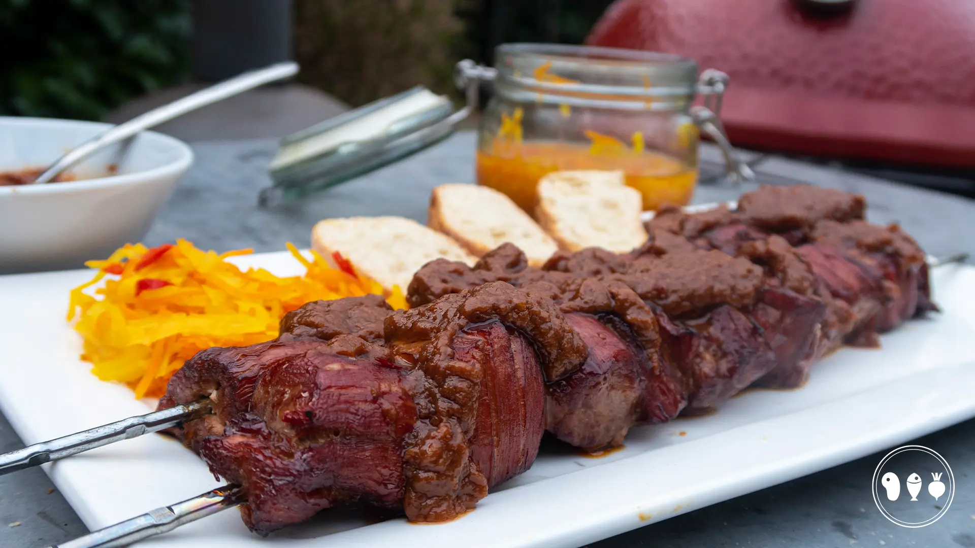 BBQ-recept-varkens-haas-sate-met-atjar