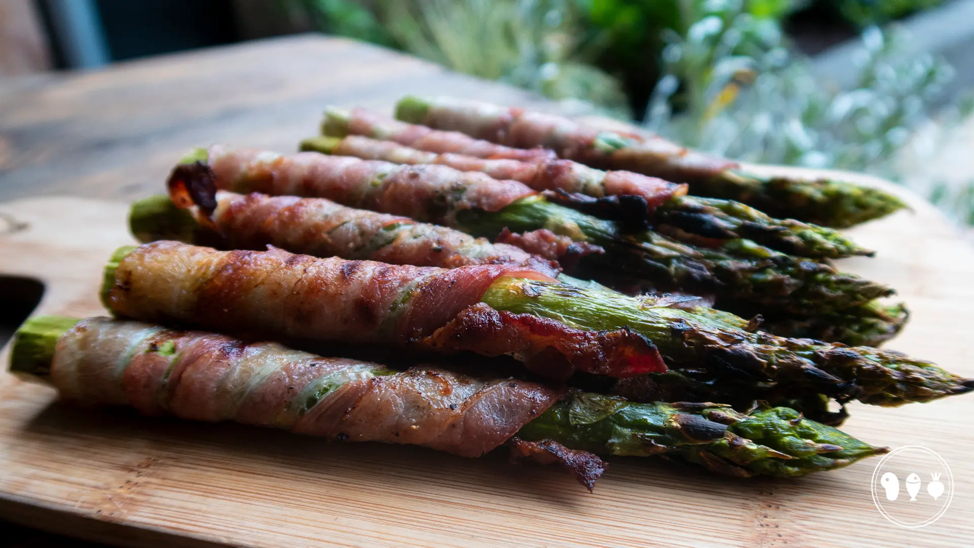 Klassiek-bbq-recept-groene-asperges-met-ontbijtspek