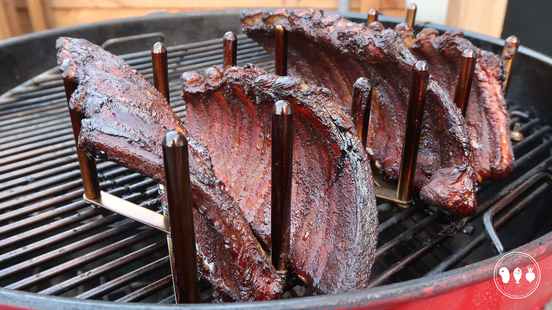 Spareribs-roeken-op-de-bbq